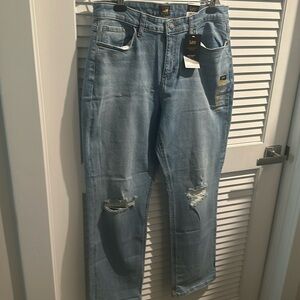 NWT Lee Five Pockets Distressed Knee Boy Friend Mid Rise Jeans. Size 14 Medium